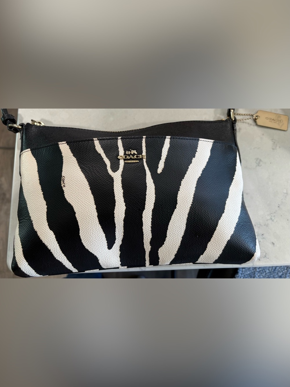 COACH ZEBRA PRINT CROSSBODY RETAIL $228 LIKE NEW (I) - Picture 2 of 11
